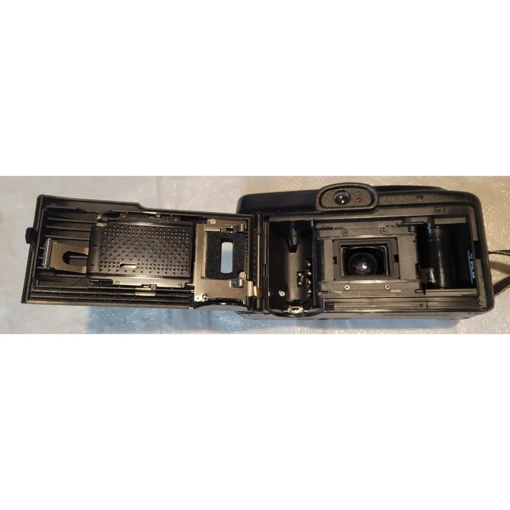 Canon Mega Zoom 76 Sure Shot 35MM Film Camera - Untested for Part or Repair